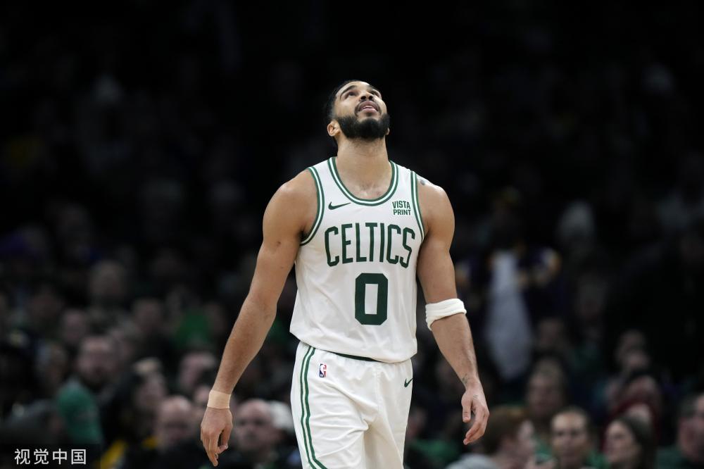 琼斯的背身 琼斯的背身