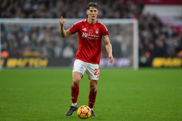 梅西以他无 梅西以他无